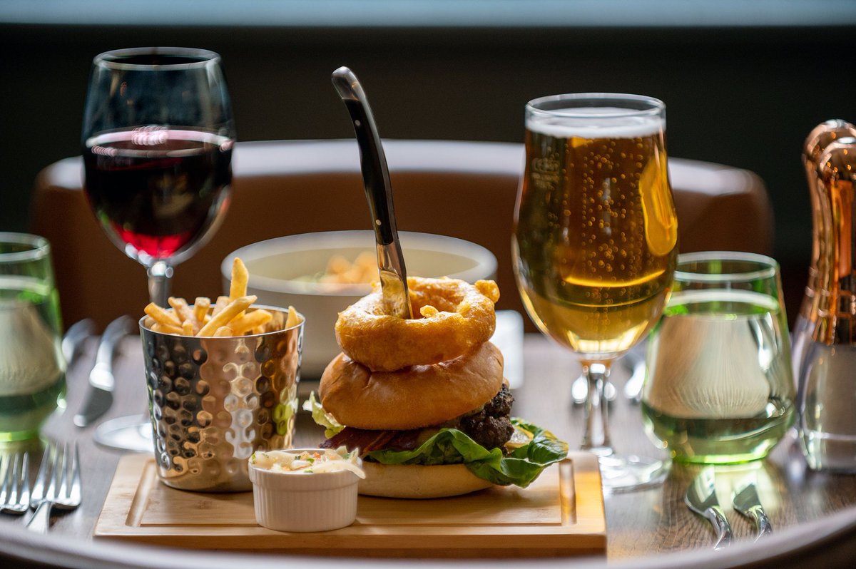 Wine and dine in the heart of Newbury at The Smoke House. Our curated wine list perfectly complements our delectable menu. Cheers to a fabulous meal! 

Check out the menu ➡️ chequershotelnewbury.co.uk/smoke-house/ 

#WineAndDine #NewburyEats