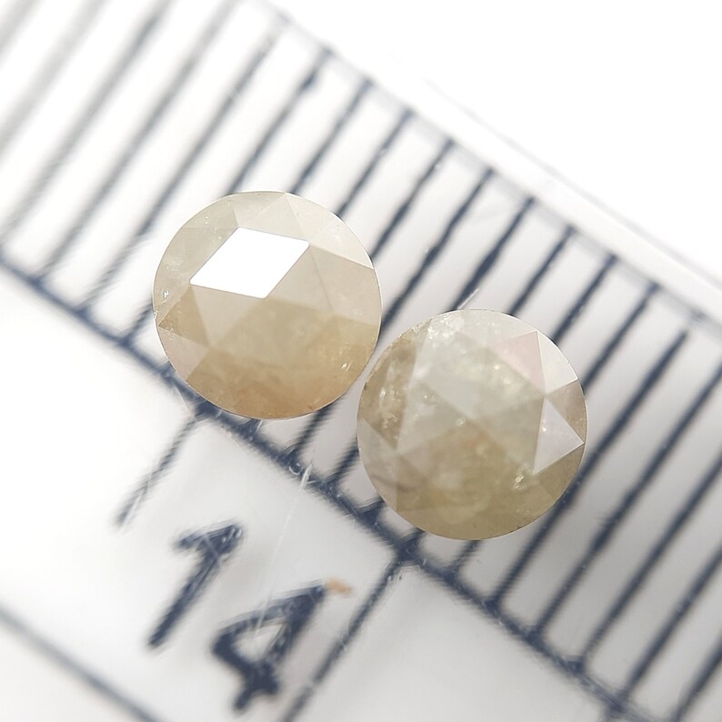 AvellinnoJewels's tweet image. 0.84 Ct Round Rose Cut Rustic Pair Diamond For Handmade Jewelry

#roundrusticdiamond #roundshapediamond #rosecutdiamond #naturaldiamond #loosediamond #pairdiamond #facetedcutdiamond #browncolordiamond #diamondstone #looserounddiamond #looserosecut #roundrosecut #handmadejewelry