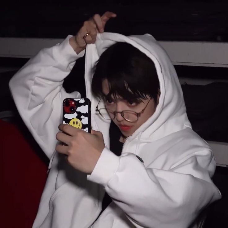 다들 오랜만이져 저 이거 비번 까먹엇지 머에여...~ 
<a href="/aidkdkd/">먀양</a>  요거 제 계정이니깐 알져 >_< ?  
많이 많이 와주깅