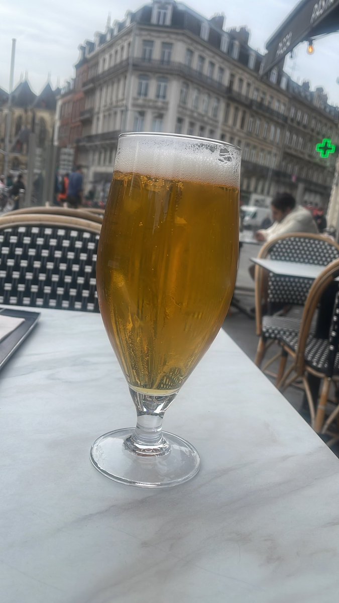 Domjack8's tweet image. Flight cancelled. Airport shut. 6 other french airports evacuated 

Here’s to being stuck in Lille 🇫🇷