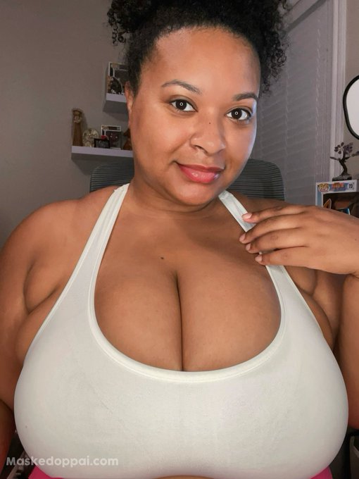 I refuse to buy bigger sizes. If they fit they fit. https://t.co/n4NTzMuQzZ<a href="/tag/newprofilepic"class="tags"><span>#newprofilepic</span></a>