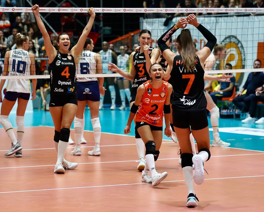 CEVolleyballCL tweet picture