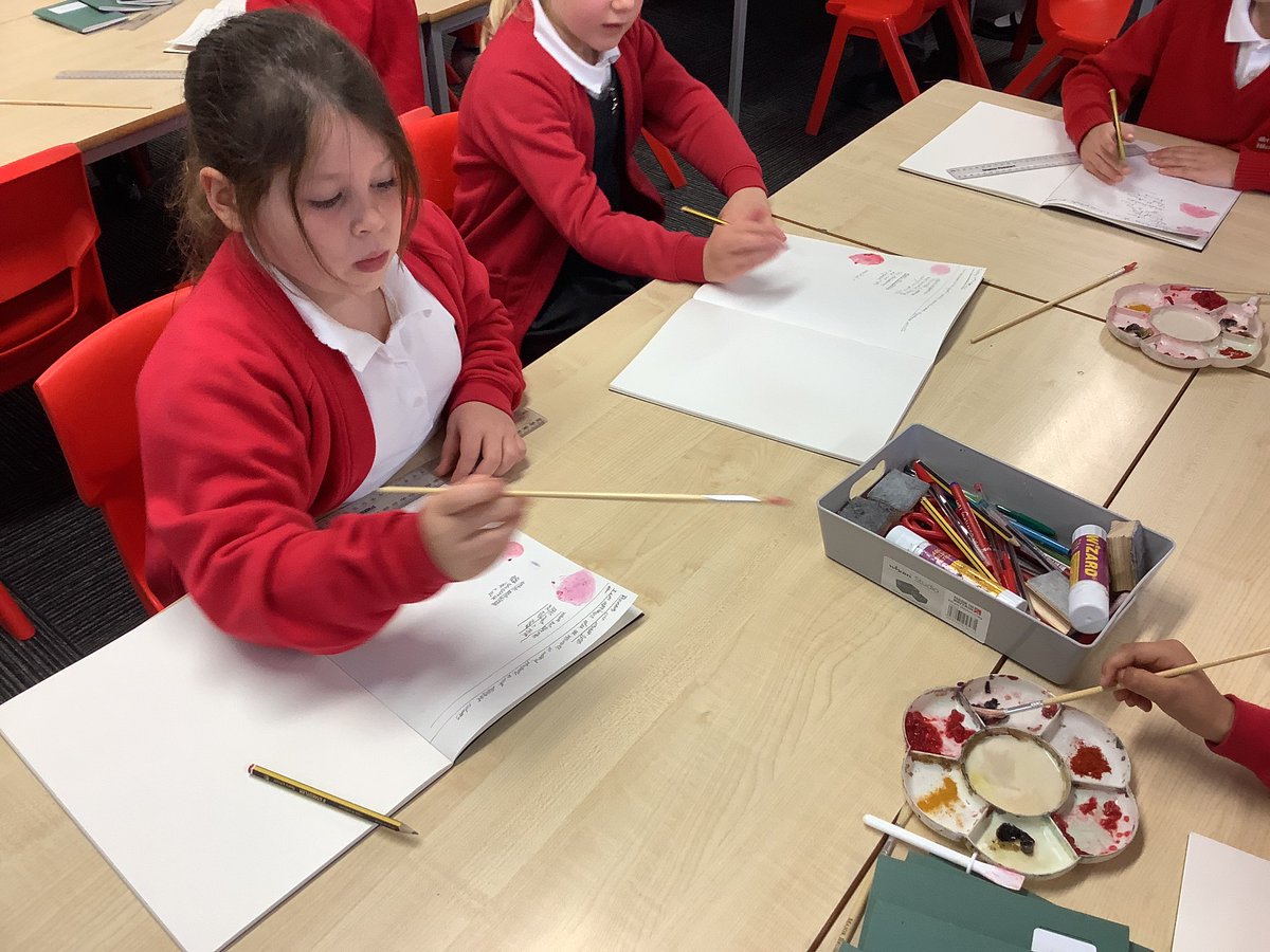 StPhilipsY3A's tweet image. Yesterday, we made our own paints from natural products, just like cave artists. We were surprised that the blueberries didn’t create a strong pigment! @StPhilipCEAP #teamstphilips #StPhilipsArtY3