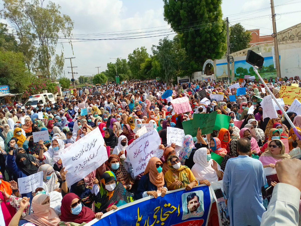 VOT_official_PU's tweet photo. مایوس ہونے کی قطعاً ضرورت نہیں ہے۔ تحریکیوں کو پنپنے کیلیے بہت وقت درکار ہوتا ہے۔ ہماری تحریک تو الحمدللہ ہر میدان میں کامیابیاں سمیٹ رہی ہے۔ وقت محض تاخیری حربوں سے بازی الٹنا چاہتی ہے۔ لیکن ہم ثابت کریں گے کہ یہ حکومت وقت کی ایک خام خیالی ہی تھی۔ 
#ملازمین_کو_جینے_دو https://t.co/OKj9z0UPrn
