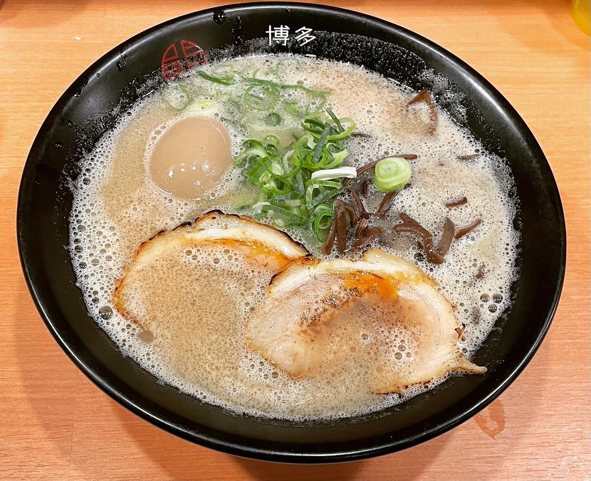 deeprealjapan's tweet image. Very good #hakataramen in #daimyo #fukuoka #kyushu #ramen #japan #japantravel #japanesefood #japanculture #food #foodlover #tonkotsuramen

旨い博多ラーメン #ラーメン #博多ラーメン