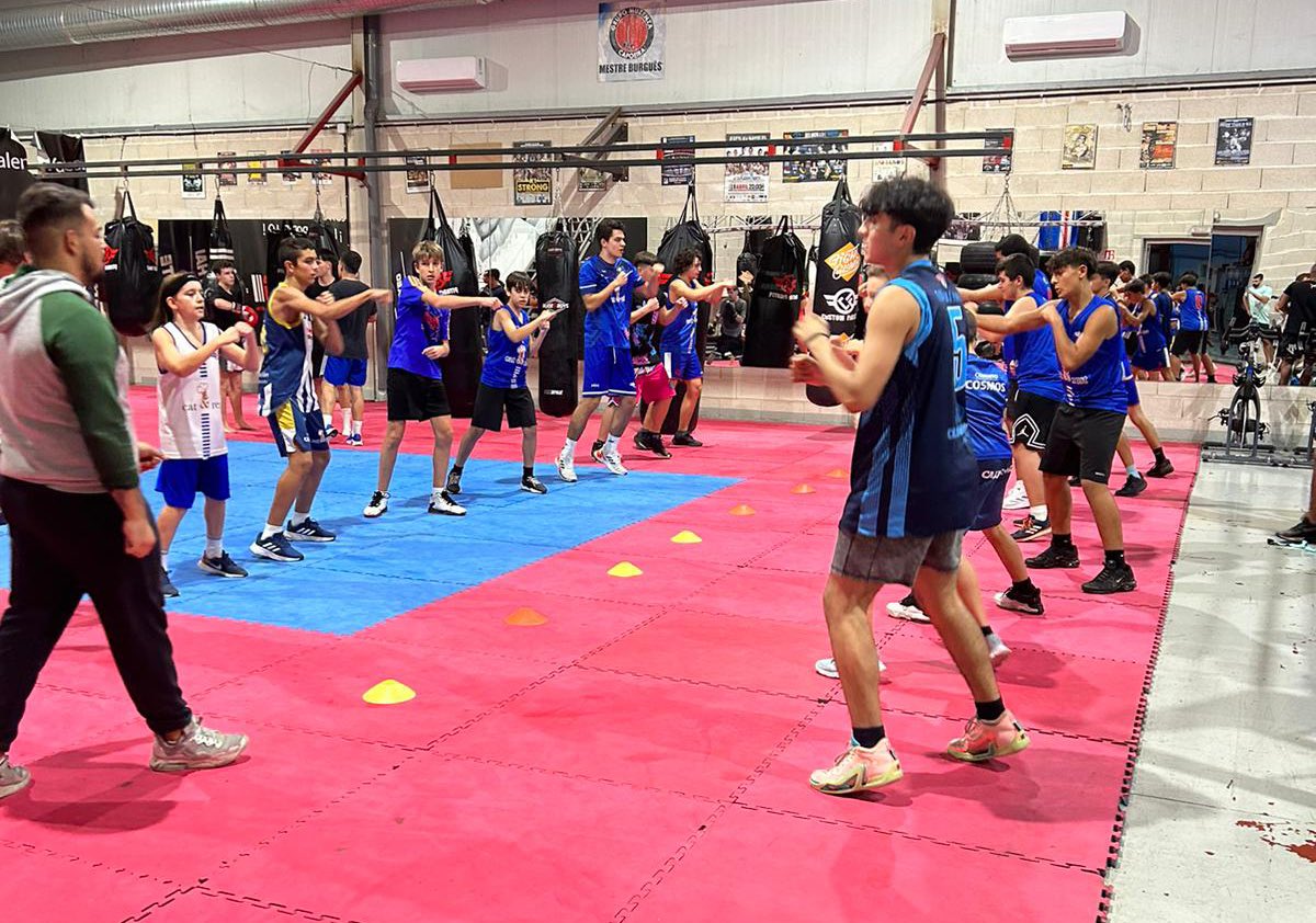🥊 Ayer nuestros chicos del Copycentro SDP pudieron disfrutar de una fantástica clase de boxeo en el <a href="/MambaBFC/">Mamba BFC</a>.

🙏 Desde el club queremos agradecer al Mamba Gym la clase y también su constante apoyo. ¡JUNTOS HACEMOS BIERZO! 💪

#SoñarMásAlto #SomosSDP