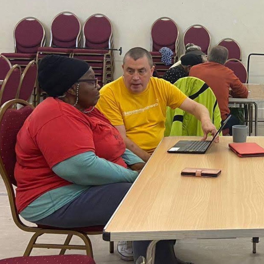 Our first regular #Southwark Digital Drop-in runs every Friday 2pm-4pm at the URC in #EastDulwich with @LASwark, building confidence with devices as well as to build awareness about the internet. Thanks to @UnitedStSaviour for making this happen @SouthwarkLibs @helenhayes_