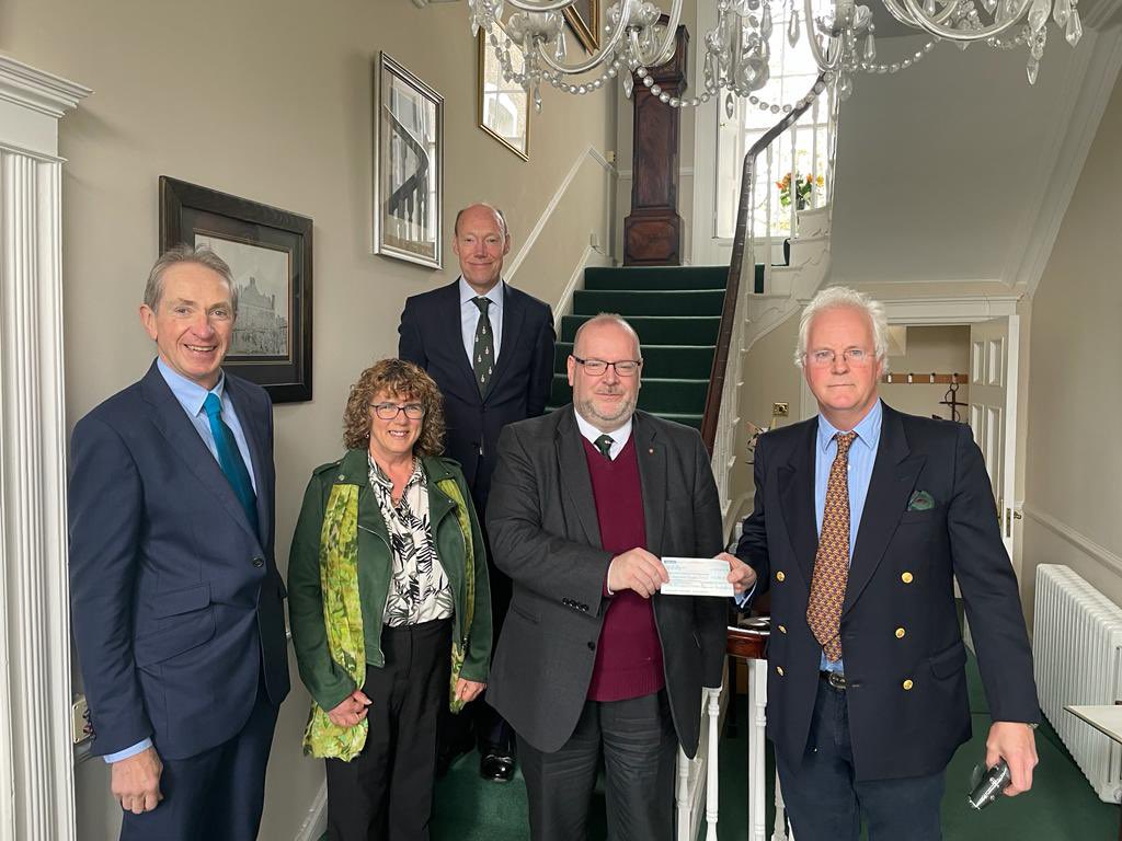 ALieutenancy's tweet photo. Mr Edward Lord, OBE, JP, Deputy​-​Governor of the @hon_irish Society, presented a cheque towards the newly formed @highsheriffs Association of #NorthernIreland to Peter Mackie, DL, HS of Co. Antrim, Angela Thompson, MBE, HS City L’Derry, &amp; Peter Wilson, BEM, HS Co L’Derry https://t.co/C3VJTu38zk