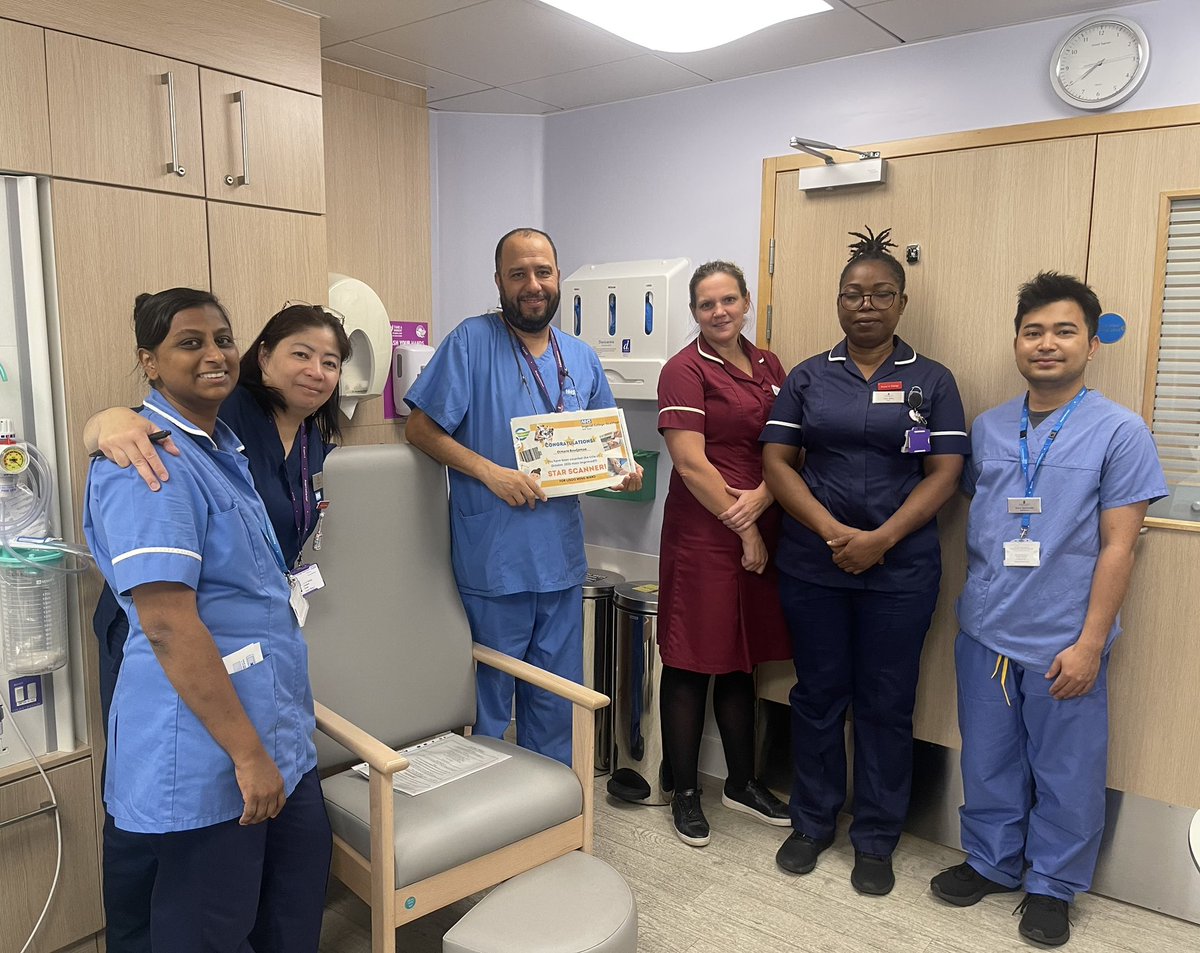 Wonderful Lindo Wing Staff Nurse Otmane receiving his local improvement award for his recent efforts with PPID and e-medications. Well done Otmane for role modelling and thinking of your patients safety #patientsafety #epma #digitalnursing @ImperialPeople