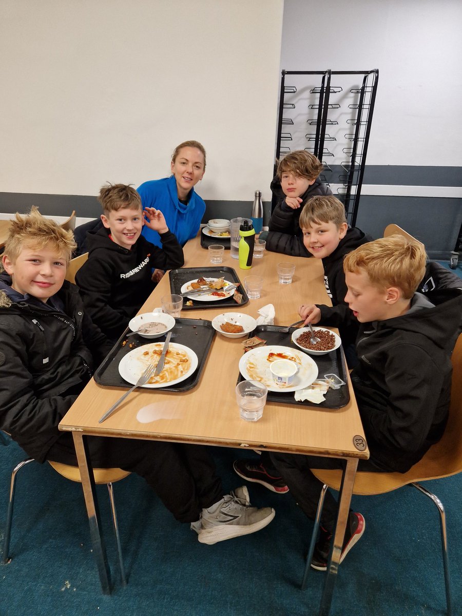 ThakehamPS tweet media