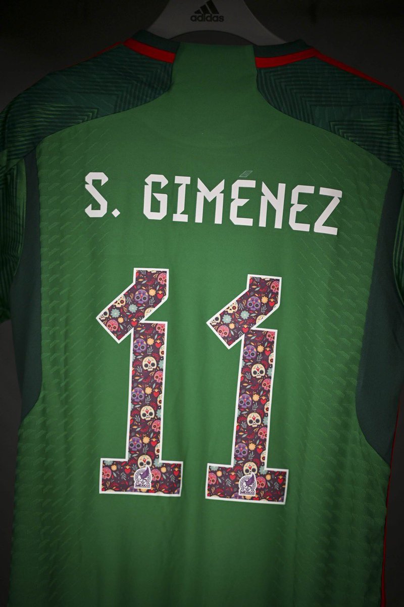 TheyThinkKits's tweet photo. Mexico wore Día de los Muertos inspired namesets in their 2-2 friendly draw against Germany last night, and we are absolutely HERE FOR IT 😍 https://t.co/DGBSDwY1SB
