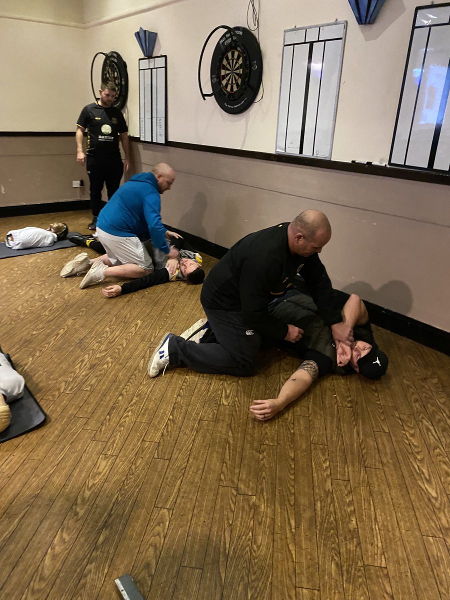 timpoole959's tweet photo. Up with @TaibachRFC last night delivering FA for team coaches - all eager to learn new skills in the event of a player becoming injured through rugby! @Linsbridge #EmergencyActionPlanning #CPR #DRSABC #freecourseforrugbyclubsinwales https://t.co/BsgSH92rkY