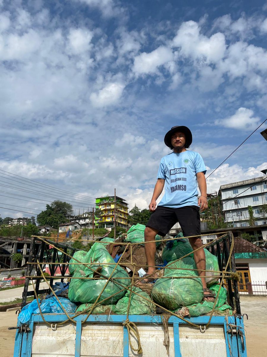 YMCRAP's tweet photo. Honoring World Dignity Day, we were joined by an amazing turnout of UG students from DNGC's Pol Science deptt to clean the Yagamso River today. Together, we hauled away 550 bags of river pollution, making a meaningful impact. The initiative is supported by #SmartCityItanagar https://t.co/8NKK2Rd8EH