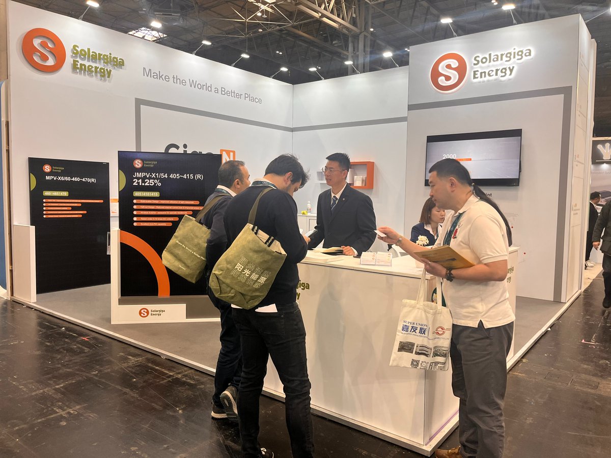 SolargigaEnergy's tweet photo. #Solargiga is standby! 🏃♂️ 🏃♀️ Wonderful is happening on our booth...
📍 Solar&Storage Live UK 2023 #Birmingham
📍 Global Sources New Energy Show #HongKong
#pv #solar #module #green #energy #sustainable https://t.co/ti0LgEEys8