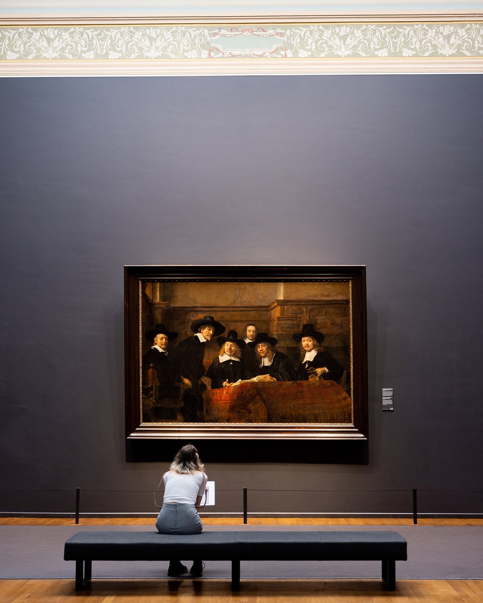 Admiring Rembrandt's ‘The Syndics’… How do you spend your Wednesday? 🧑‍🎨

🖼️  rijksmuseum.nl/en/stories/one…