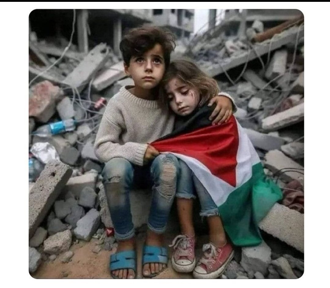 Kiminle savaşıyorsunuz? Ağzı daha süt kokan 3 günlük bebekle mi? Yürüyemeyen yaşlılarla mı? Hasta yatağından kalkamayanlarla mı? 
Önce insanların yuvasını sonra hastaneyi bombalamak savaş değil vahşettir! Masum insanların katliamı insanlık suçudur.

ALLAH BELANIZI VERSİN