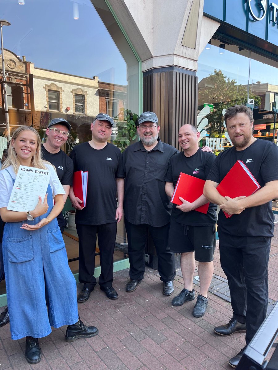 ChoirFixer's tweet photo. Thank you @BlankStreetCoffee and @MusicForLondon for having us entertain customers in Ealing Broadway with one of our fab quartets - who can refuse great coffee for only £1 a cup?

#BlankStreetCoffee https://t.co/rT9B4VVuvW