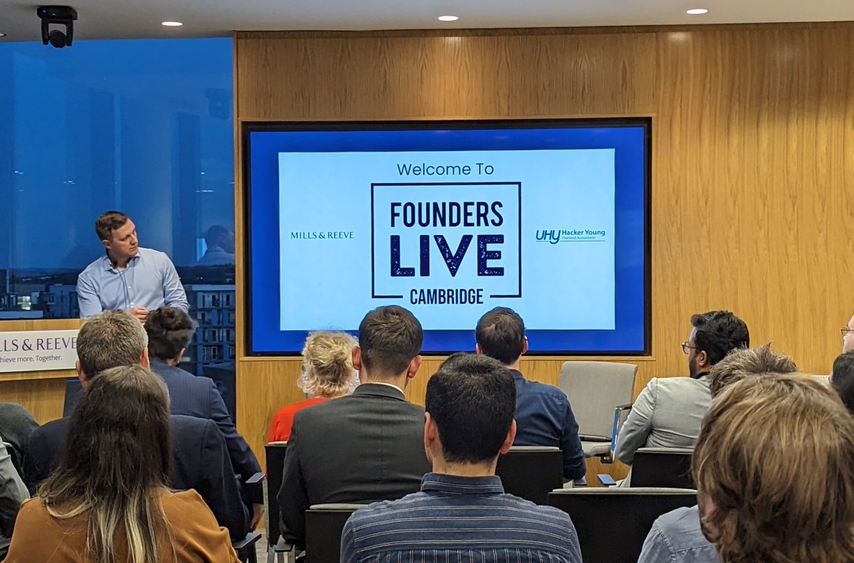 Attended the inaugural Cambridge #founderslive pitch event last night with <a href="/PhantomTechLtd/">Phantom</a>, <a href="/ethicronics/">Ethicronics</a>, <a href="/yakbit/">Yakbit</a>, <a href="/YourCue_UK/">Your Cue</a> and pitch comp winner <a href="/outfieldtech/">Outfield</a>!

#startups #pitch #cambridge #innovation #VC
