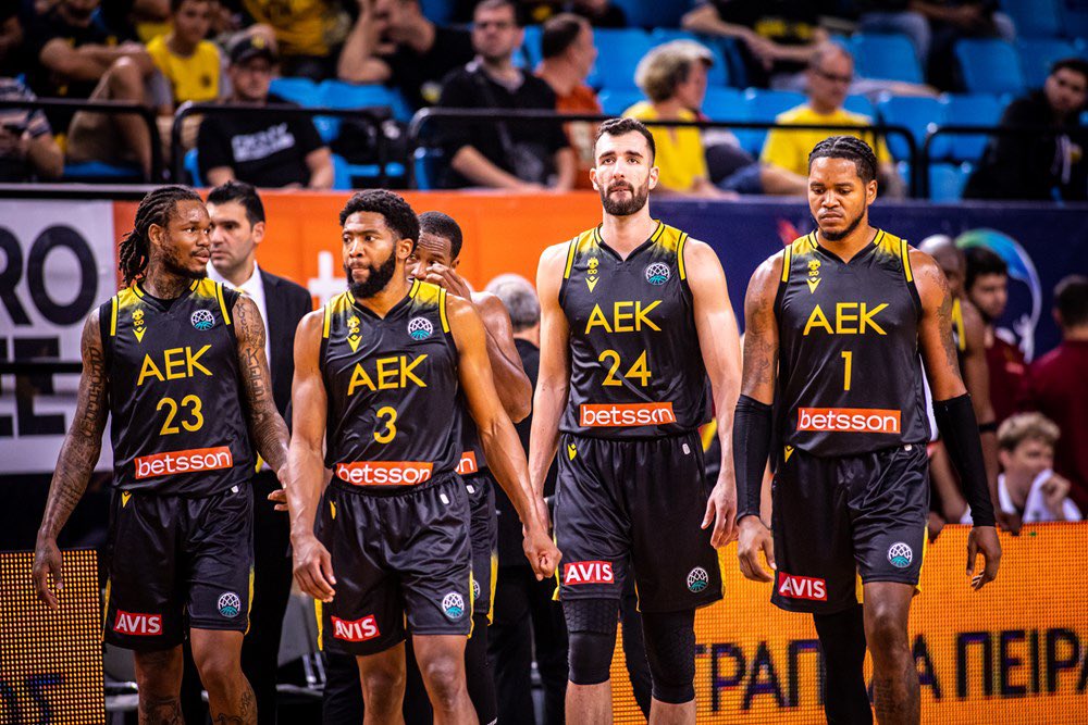 aekbcgr's tweet photo. 𝐌𝐨𝐦𝐞𝐧𝐭𝐬 🆚 @MHP_RIESEN 

#aekbetssonbc #basketballcl #aeklud https://t.co/zDdWDrWSXU