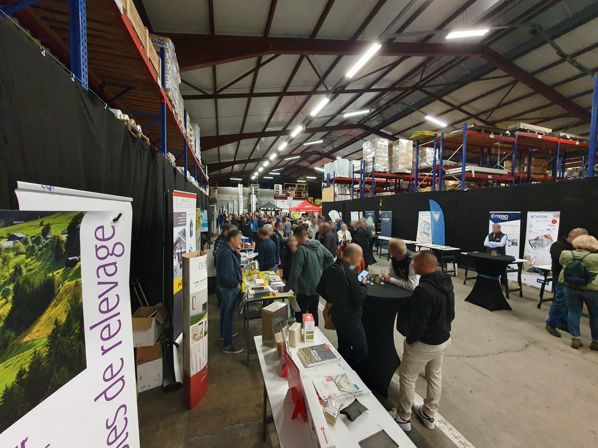 Découvrez les #photos du #stand Sebico lors de la Soirée Pro Gedimat, au coeur de l'ouvrage. #Derrey, à #Etival 📍(88) ! 
L'#accueil était super, et la #foule au rendez-vous ! 📸👏

 #Sebico #Gedimat #ÉvénementRéussi #Salon #Soiréepro #Recontre #Client