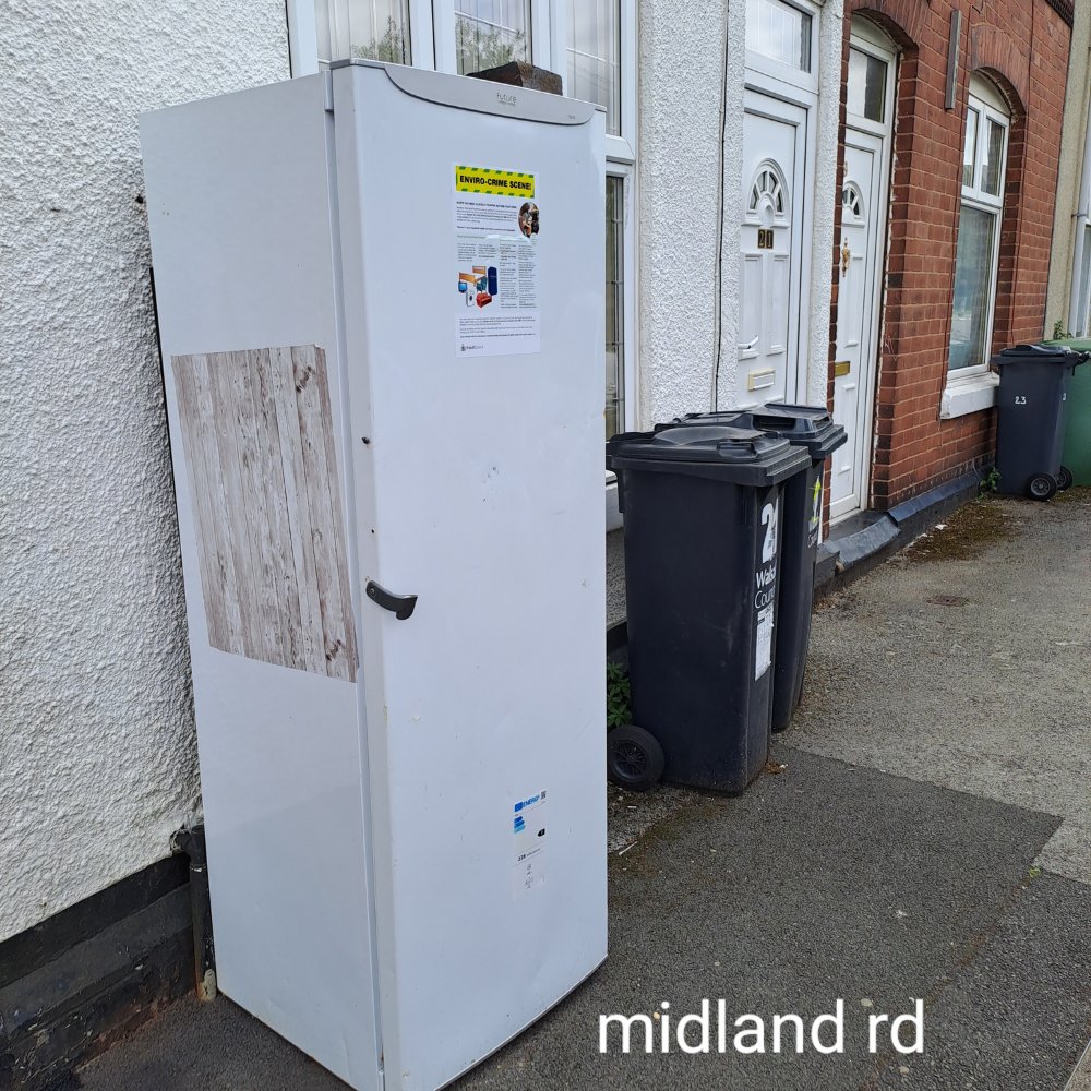 🗣️ 'ANY OLD SCRAP IRON!?' 

Scrap collectors won't collect your dumped fridges/freezers. They salvage the iron parts, leaving plastic carcasses behind. 🚫

Opt for a responsible solution: Schedule bulky item collection or visit our HWRCs. 

More info 🔗 go.walsall.gov.uk/bins