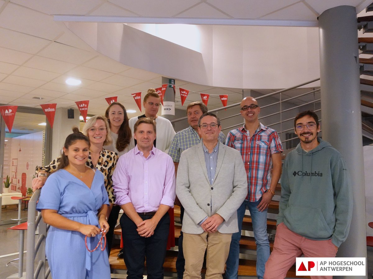 DietingLab's tweet image. E+DIETing_LAB project partners meet in Belgium to improve virtual patient before piloting with students @AP_Hogeschool

More information: edietinglab.eu/2023/10/edieti…

#EDietingLab #nutrition #dietetics #HealthcareEducation #gamification #ErasmusPlus