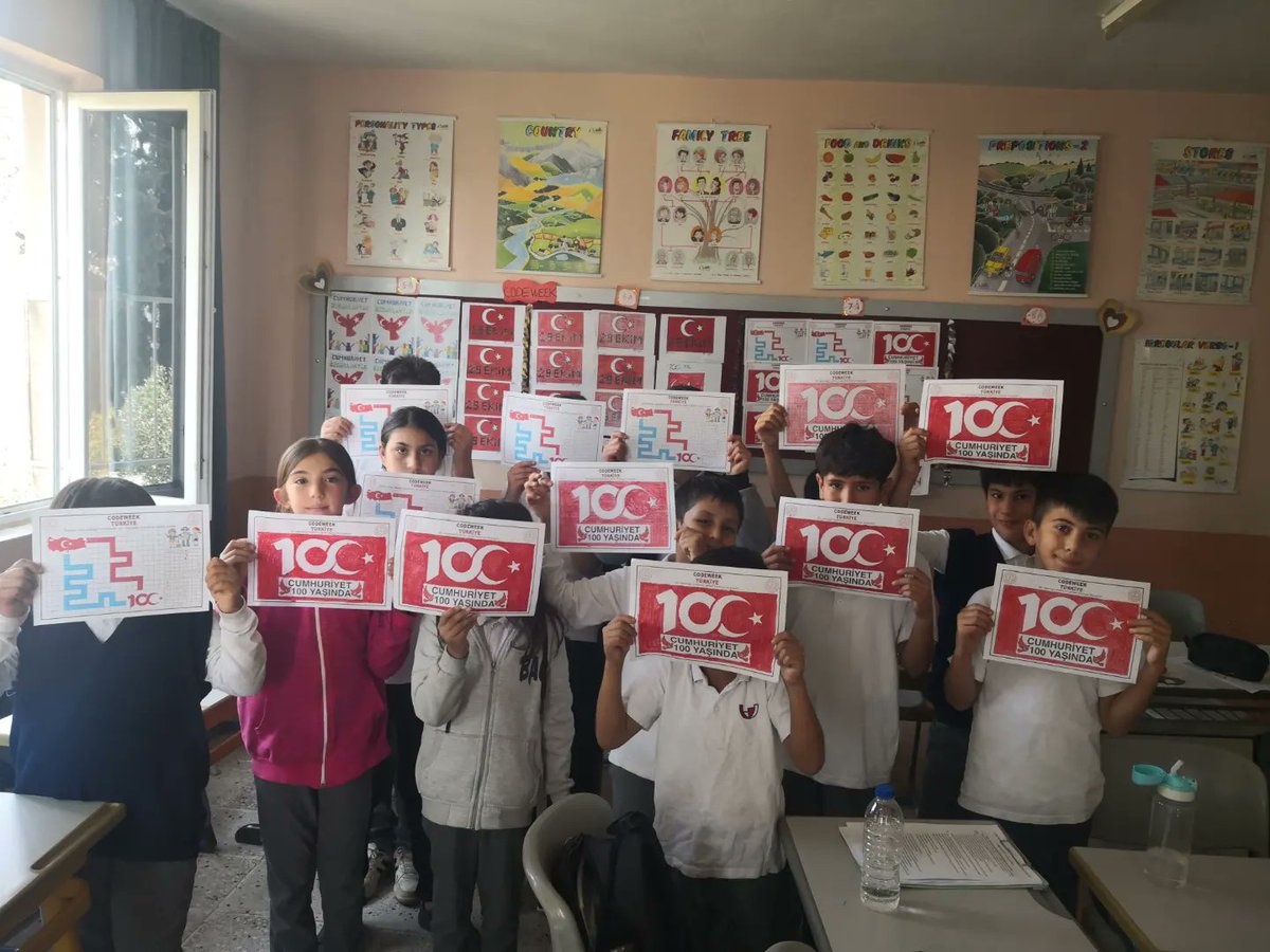 KuzucubelenO's tweet image. YÜZYILLAR YAŞA CUMHURİYET!!🇹🇷🇹🇷🇹🇷 #codeweek2023 #Code4All #cumhuriyetimizin100yılı @CodeWeekEU @CodeweekTurkiye @tcmeb @MersinMEM @MezitliMEM @mebyegitek
