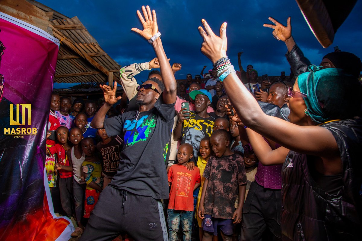 MasrobEvents's tweet photo. We kick started off The Gaza Ghetto Talent search activation and went to Bugati City, a suburb of Kawempe Division in Kalerwe
#gazaghettotalentsearch #mudraaddict #talentsearch2023 #masrobevents #ghettokids #GazaAttack #Kasese https://t.co/pbSnbrj2nL