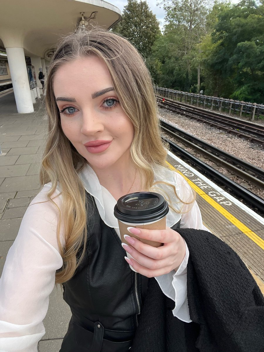 good morning findom 🤍 who’s ready to make themselves useful for once? easy task: reimburse my coffee, even you broke betas can handle that. 

1x = £4.50
2x = £9
5x = £22.50
10x= £45
✨ 100x = £450 ✨

who’s feeling weak today? 

• femdom beta finsub goddess send •