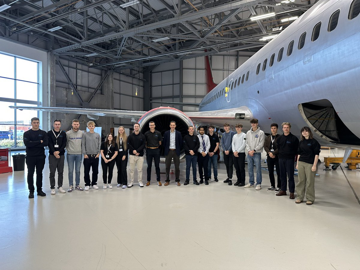 klmukeng's tweet photo. We’re delighted to welcome our new Aircraft Maintenance Apprentices!
As they begin their 3 year program of study, we’ve welcomed 16 fantastic apprentices to the team and can’t wait to see what they achieve.
#Apprenticeship #Apprentice #AviationApprentice #ApprenticeMechanic https://t.co/wcSnXpB05d