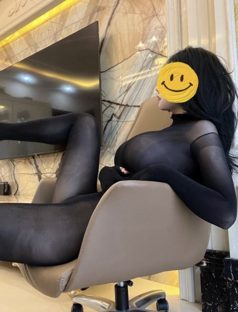 biegel1994's tweet photo. 连体丝袜都被自己穿破了没有哥哥要来体验一下的吗 最近空闲私信我 https://t.co/PE0QOlUhzP