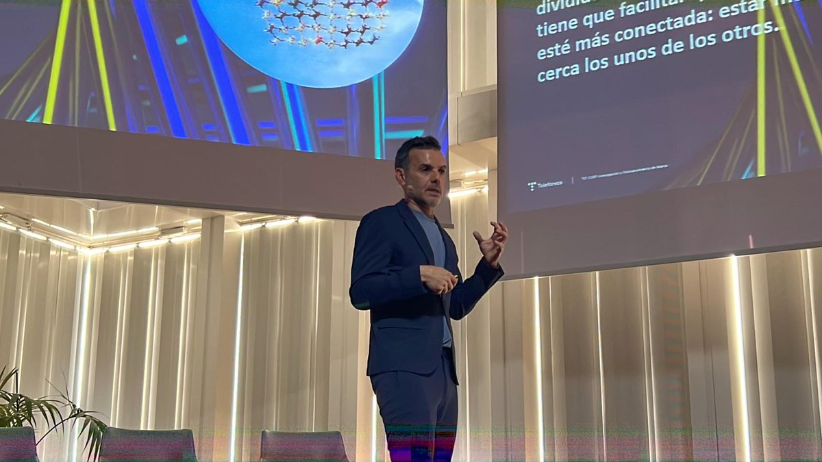 Summa Branding (@summabranding) on Twitter photo "En esta vida tan cambiante, alguien tiene que tener el rol de unir, y eso es lo que ha hecho Telefónica en los últimos años", explica Víctor Aguado, Gerente de Investigación y Posicionamiento de Marca de <a href="/Telefonica/">Telefónica</a>. #OBBarcelona2023 "En esta vida tan cambiante, alguien tiene que tener el rol de unir, y eso es lo que ha hecho Telefónica en los últimos años", explica Víctor Aguado, Gerente de Investigación y Posicionamiento de Marca de <a href="/Telefonica/">Telefónica</a>. #OBBarcelona2023