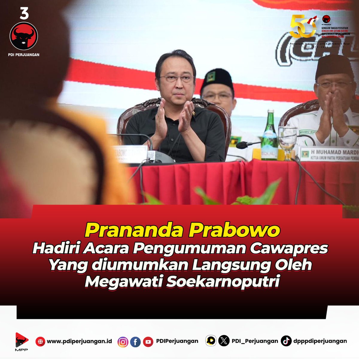 PDI_Perjuangan's tweet photo. Megawati Soekarnoputri dengan didampingi oleh Prananda Prabowo menghadiri acara pengumuman Cawapres Ganjar Pranowo. Dalam agenda ini, Megawati Soekarnoputri mengumumkan sosok Cawapres Ganjar Pranowo.

Secara Resmi Megawati Soekarnoputri mengumumkan Mahfud MD sebagai Calon Wakil Presiden Ganjar Pranowo dalam pemilihan umum 2024 mendatang.

#PDIPerjuangan
#GanjarUntukSemua
#GanjarPresiden
#MEnangkanGAnjar