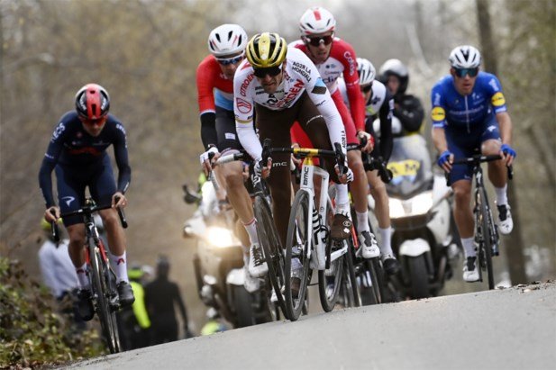 Skyblu40's tweet image. Se retiran Peter Sagan, Greg Van Avermaet y ZdeneK Stybar.  

Simplemente guerreros. 
#paves #Ciclismo #Cycling