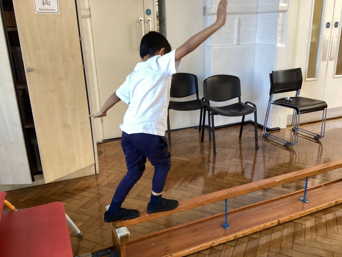 MayflowerSch's tweet image. We love #sensorycircuits! #matisse #ks1