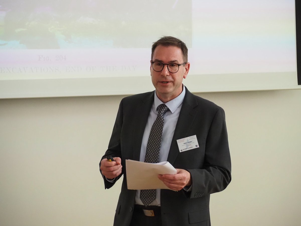 CEUPress's tweet image. Our author Dr Mark A. Brandon gave a talk at Czech and
Slovak Association for American Studies&apos; conference. You can order a copy of his new book 𝘛𝘩𝘦 𝘗𝘦𝘳𝘪𝘭𝘴 𝘰𝘧 𝘙𝘢𝘤𝘦-𝘛𝘩𝘪𝘯𝘬𝘪𝘯𝘨 here: 📙tinyurl.com/BrandonPerils
#CSAAS @eaas_eu