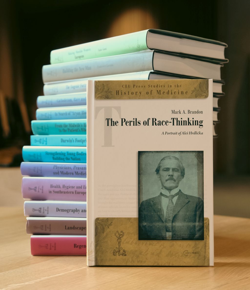 CEUPress's tweet image. Our author Dr Mark A. Brandon gave a talk at Czech and
Slovak Association for American Studies&apos; conference. You can order a copy of his new book 𝘛𝘩𝘦 𝘗𝘦𝘳𝘪𝘭𝘴 𝘰𝘧 𝘙𝘢𝘤𝘦-𝘛𝘩𝘪𝘯𝘬𝘪𝘯𝘨 here: 📙tinyurl.com/BrandonPerils
#CSAAS @eaas_eu