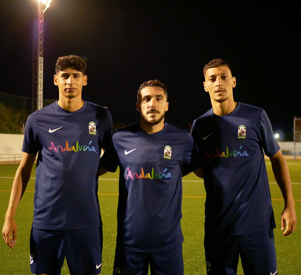 Nuestros jugadores <a href="/AlbertoLpezG2/">AlbertoLópezG</a> Niki y Raúl “ Rali” estuvieron presentes en el día de ayer en una nueva convocatoria con la Selección Andaluza.
¡Enhorabuena!
📸<a href="/shotbyjmonkeys/">Shot by JMonkeys</a>