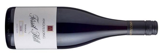 Exhibit A on what a ripping cool climate Shiraz looks like. Gee, this is a fab drink. Bright with an energetic lift, large pours come easy. buff.ly/3S9EfzH  <a href="/angullongwines/">Ben Crossing</a>