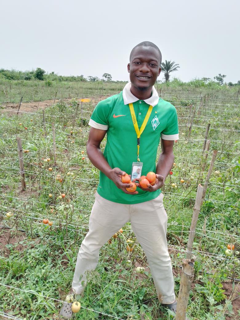ade_chukwu's tweet photo. Farming is my hustle. I'm pleased to be involved in food production and its sustainability. 

- Dr. AdeChukwu https://t.co/VvOuaW7Xpn