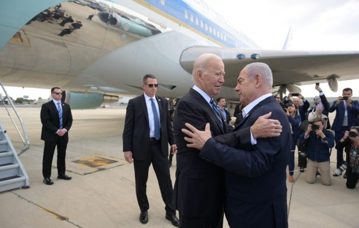 NewsAlgebraIND's tweet photo. BIG BREAKING NEWS - Joe Biden lands in Israel to support Israel amid massive propaganda.

Israel even releases a recording of phone call between two Hamas terrorists discussing failure of Jihad rocket that landed on Al-Ahli Baptist Hospital.

More than 500 Palestinians have died in bomb blasts on Hospital in Gaza