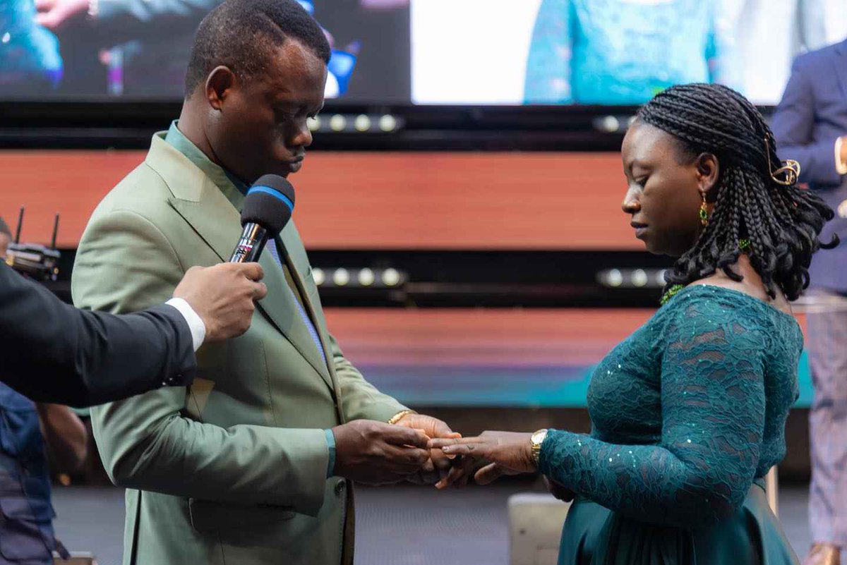 gospelfilmsng's tweet photo. The founder of Remnant Christian Network, Apostle Arome Osayi and his wife, Rev Mrs Dinah Osayi celebrate their 15th wedding anniversary.

We pray that God continues to bless your marriage abundantly. He will grant you many more years filled with love, joy and peace. https://t.co/YSdM2RDNMq