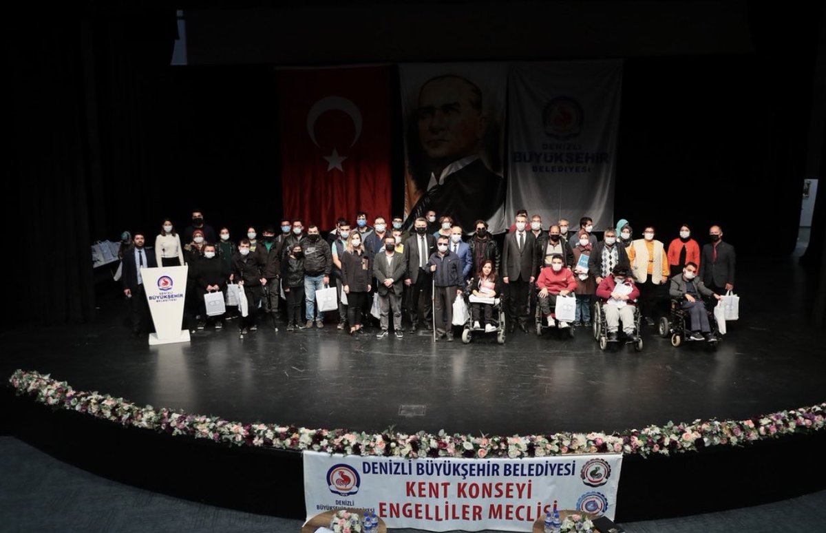 E-KPSS hazırlık kursu için başvurular devam ediyor. 🤩

20 Ekim 2023 Cuma gününe kadar Denizli Büyükşehir Belediyesi Kent Konseyi'ni arayarak veya bizzat gelerek kayıt olabilirsiniz. 

☎️ İletişim; 0258 2802534 -35 -36

<a href="/osmanzolan/">Osman ZOLAN 🇹🇷</a> 
<a href="/avalidegirmenci/">Ali Değirmenci</a> 
@denizlibld