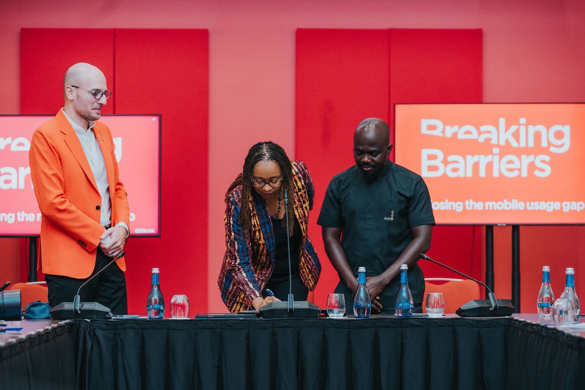 MTNRwanda's tweet photo. We are kicking off day 2⃣ of #MWC23 on a high note! MTN Rwanda and @GSMAAfrica signed the Letter of Intent to deliver digital literacy activities that will increase digital skills through the "WeCare" Campaign. Device affordability being a key barrier, #MacyeMacye will play an instrumental role in the partnership to promote digital inclusion.

#Tubitayeho #DoingGoodTogether