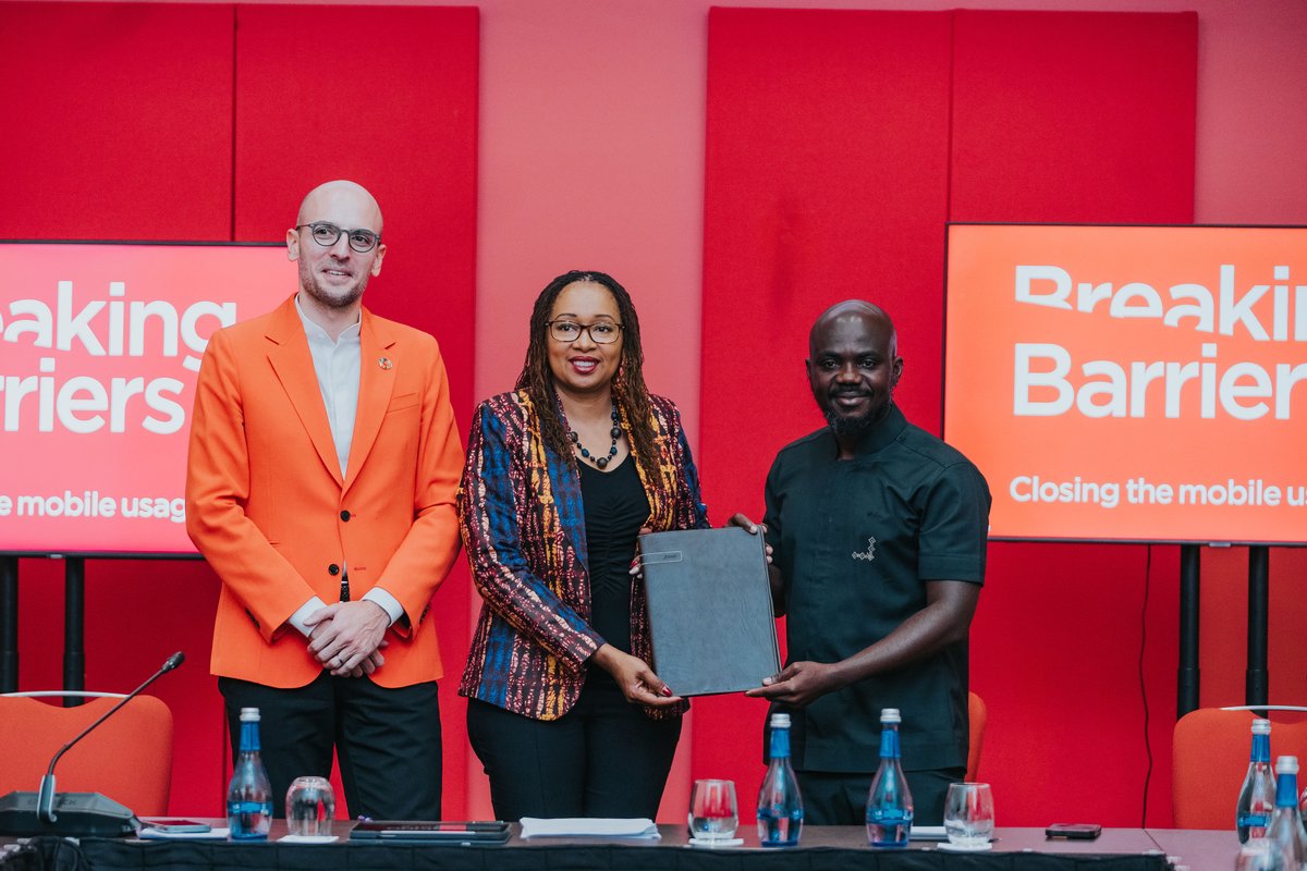 MTNRwanda's tweet photo. We are kicking off day 2⃣ of #MWC23 on a high note! MTN Rwanda and @GSMAAfrica signed the Letter of Intent to deliver digital literacy activities that will increase digital skills through the "WeCare" Campaign. Device affordability being a key barrier, #MacyeMacye will play an instrumental role in the partnership to promote digital inclusion.

#Tubitayeho #DoingGoodTogether