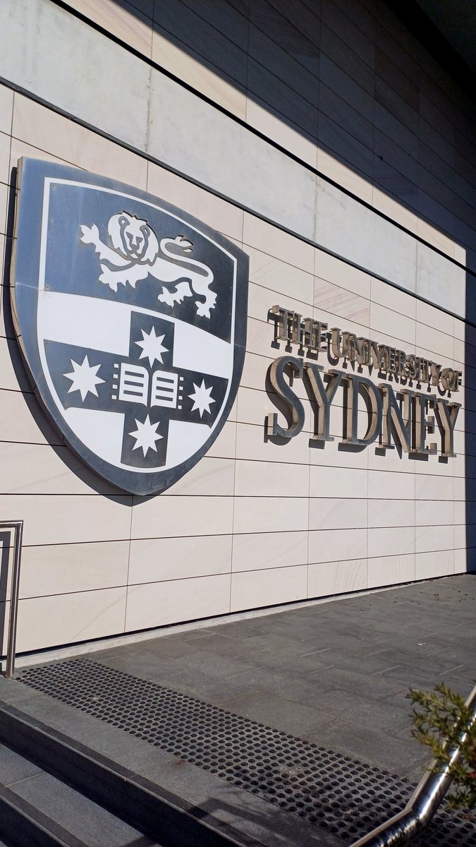 YusashaPillay31's tweet image. First day at Prof. Eddie Holmes&apos;s lab at @Sydney_Uni 🧬

Grateful for the tour and warm welcome from The Holmes Lab 😊

#metagenomics #climade