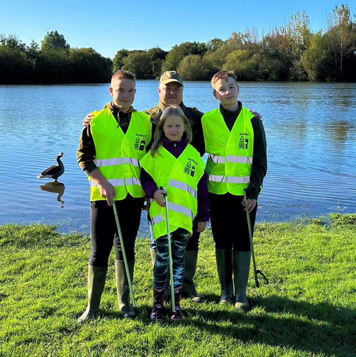 One of our exclusive Anglers Against Litter caps have been awarded to the Lukasevic family who are members of Southdown & Hydneye Community Angling Club for being amazing litter pick volunteers. Great work !  😍🎣🌲

#anglersagainstlitter
#anglingtrust
#shimanouk