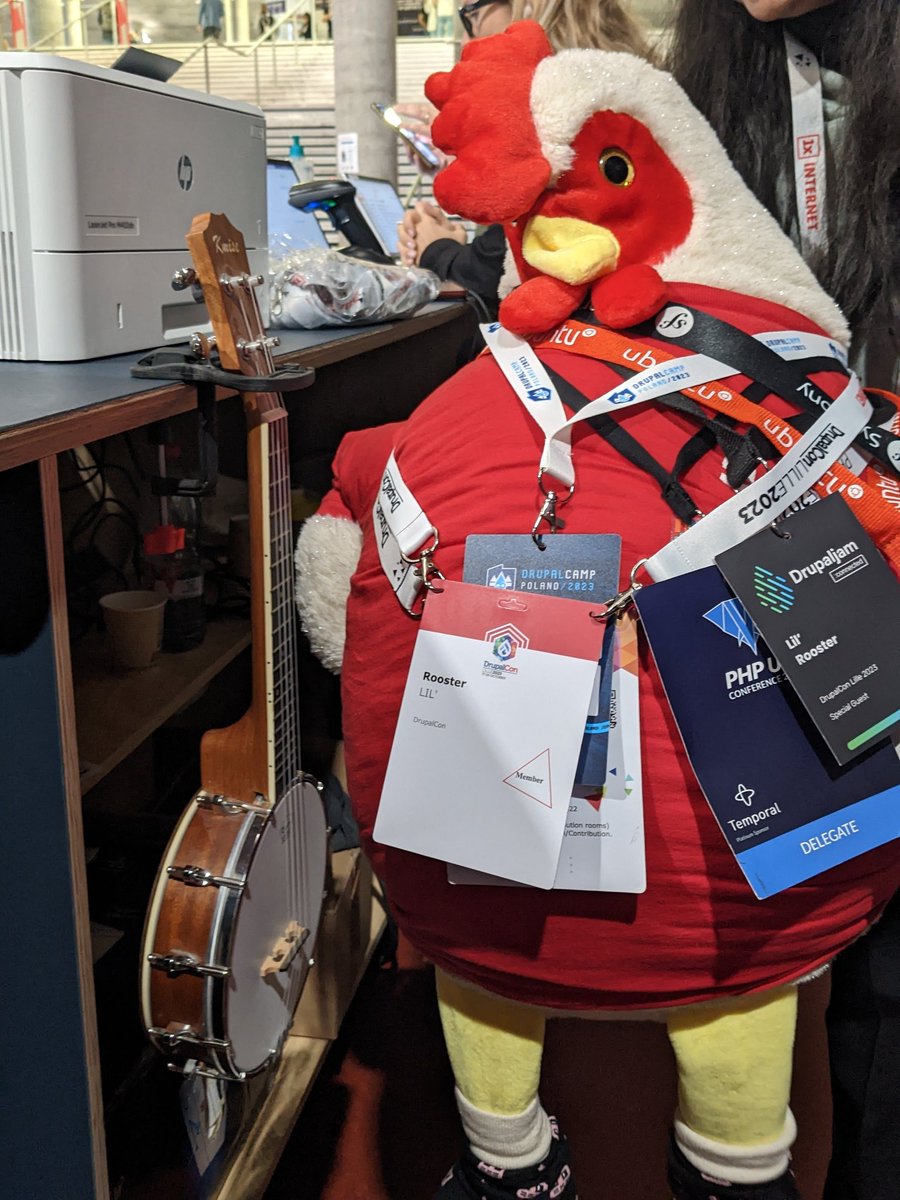 🐔The Lil' Rooster is having a gala time before saying goodbye.
🏡Help him find his new home by bidding for his auction in the official Events app!
💰The funds will be given to the charity of your choice (from a pre-defined list).

#DrupalConLille #DrupalConEur #Drupal