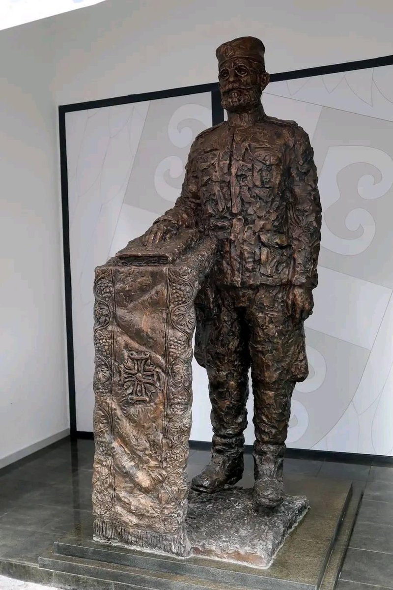 chetnik1903's tweet photo. Највећа српска историјска личност. Слава њему и царству небеском.
#chetnik #Serbia #srbija #Cetnik #drazo https://t.co/SJBe5AzcPK