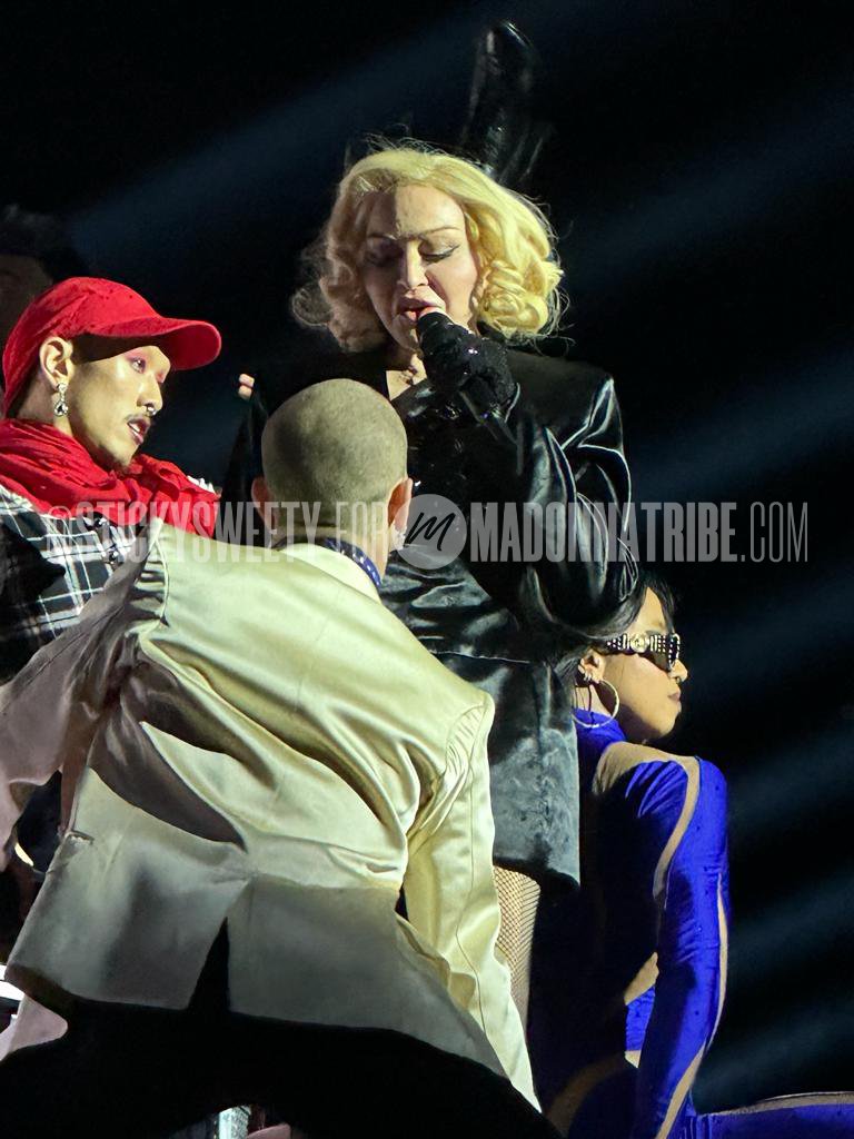 MadonnaTribe tweet media